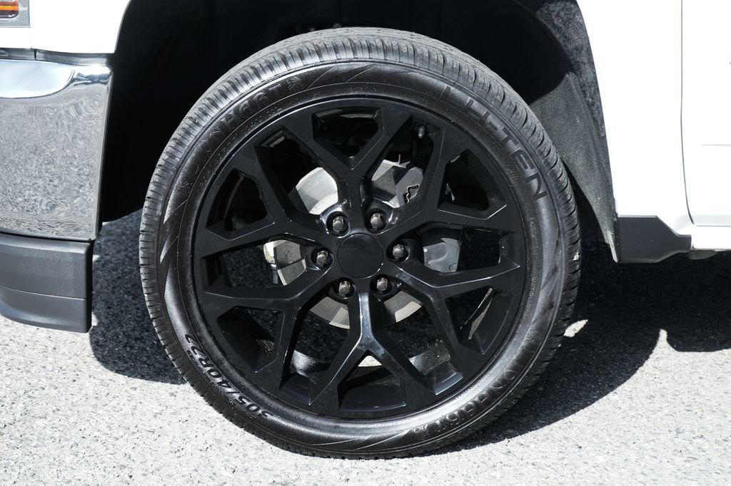 Used 2018 Chevrolet Silverado 1500 LT w/ All Star Edition RWD image 38