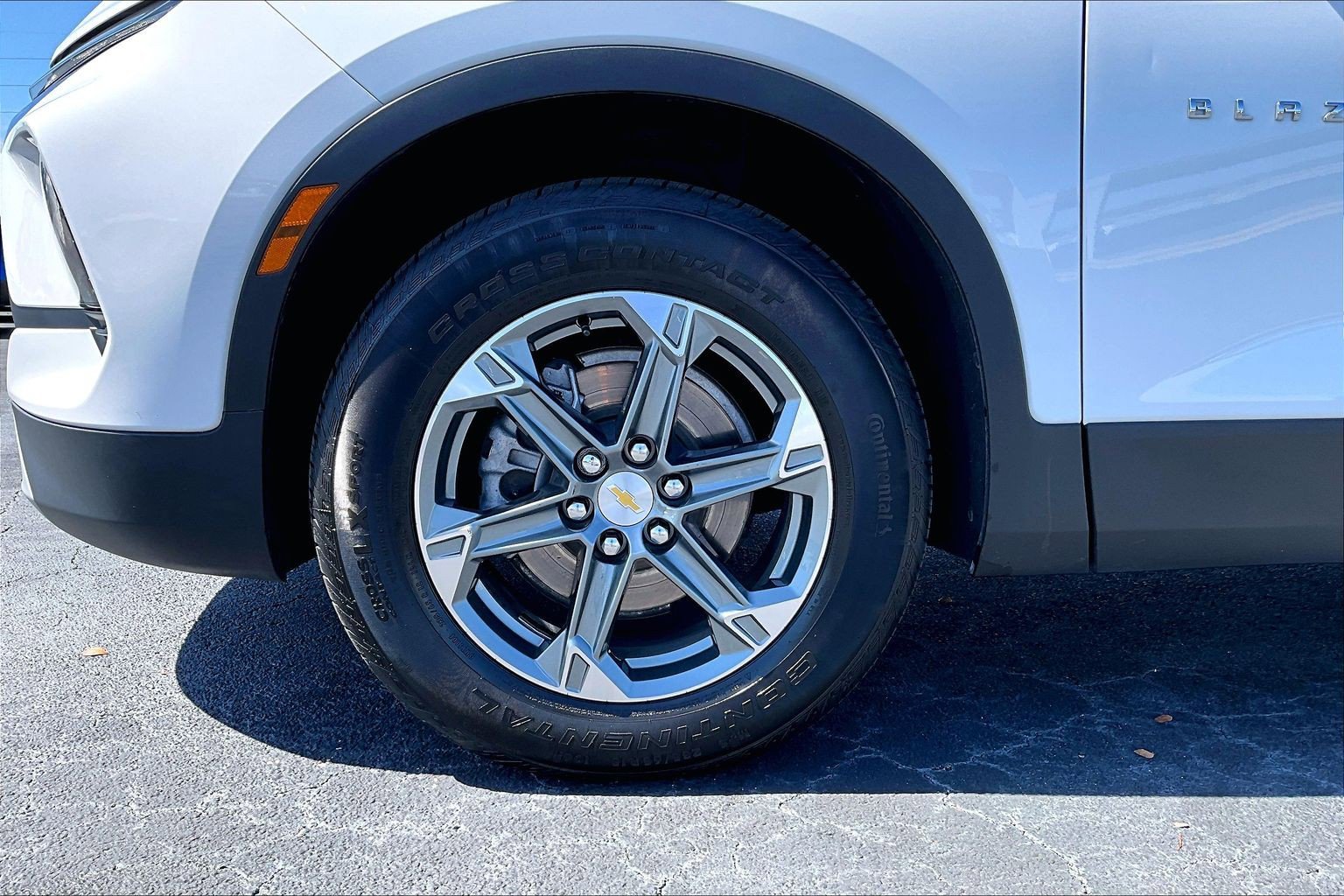 Certified 2024 Chevrolet Blazer LT w/ Convenience Package FWD image 9
