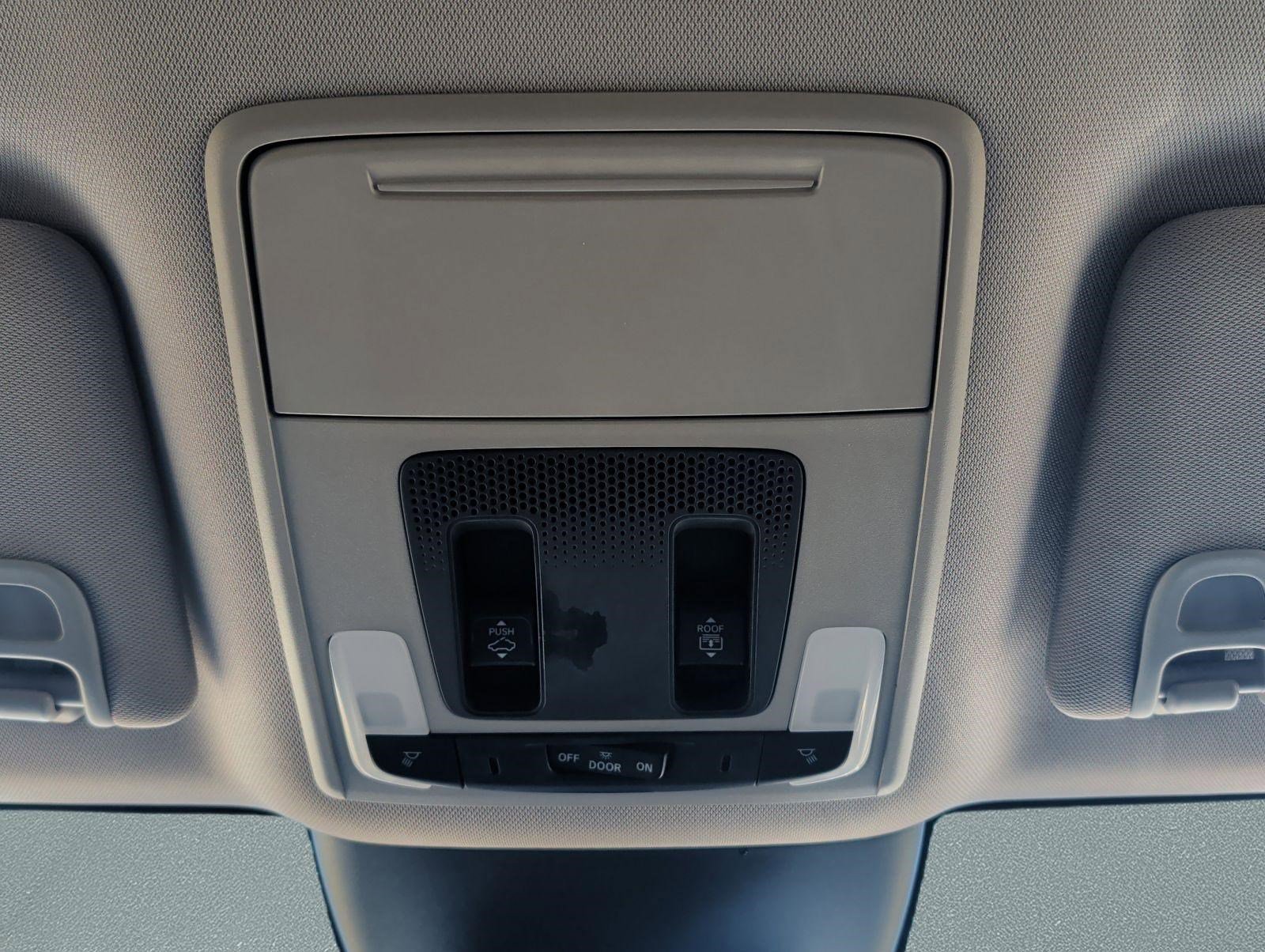 Used 2024 Honda Pilot Touring image 21