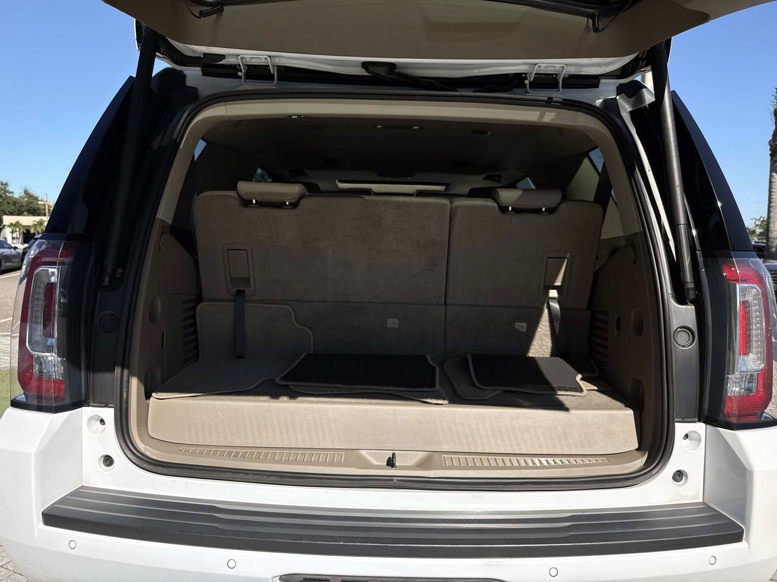 Used 2020 GMC Yukon SLT RWD image 10
