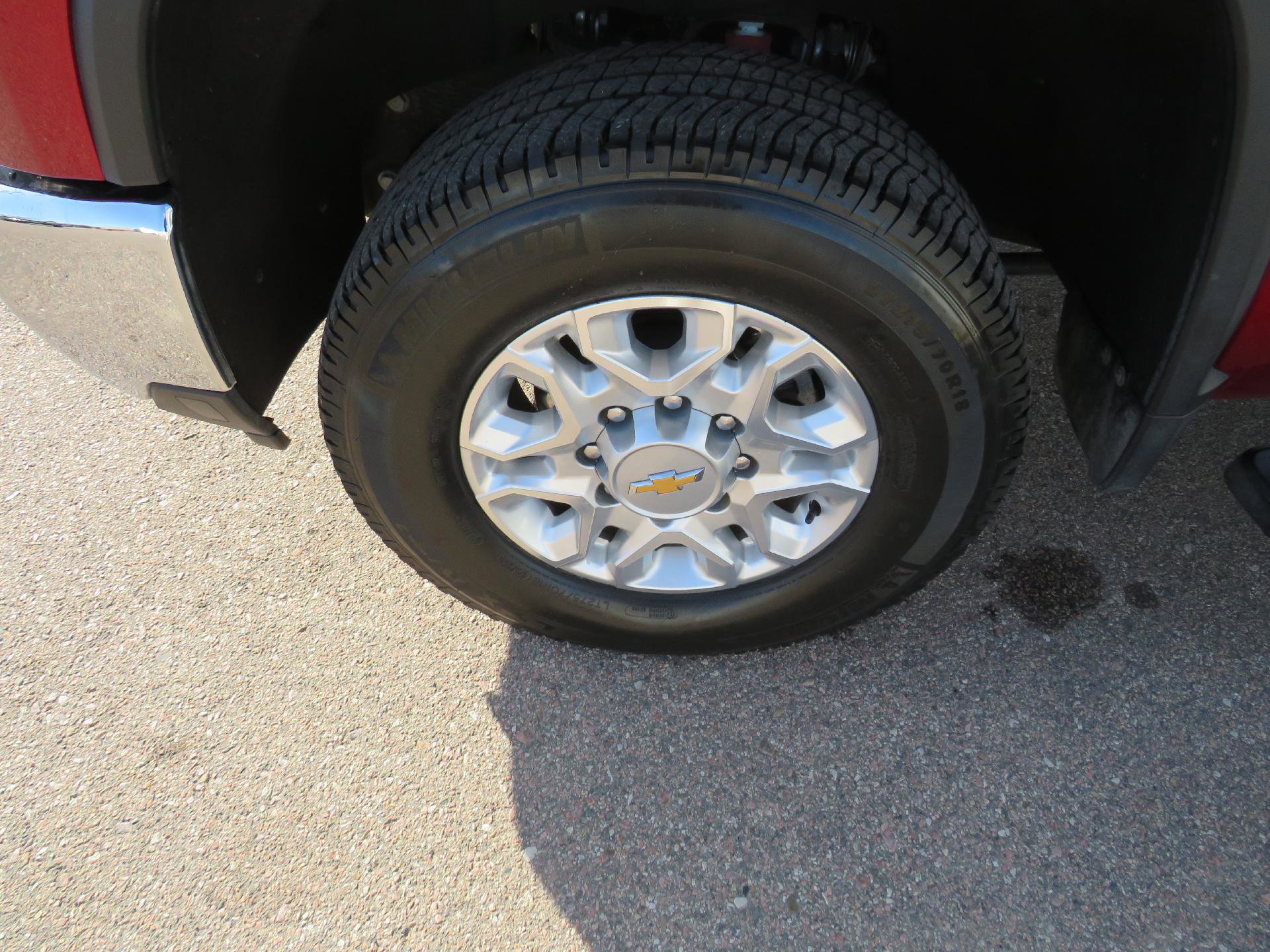 Used 2024 Chevrolet Silverado 2500 LTZ w/ LTZ Convenience Package image 2