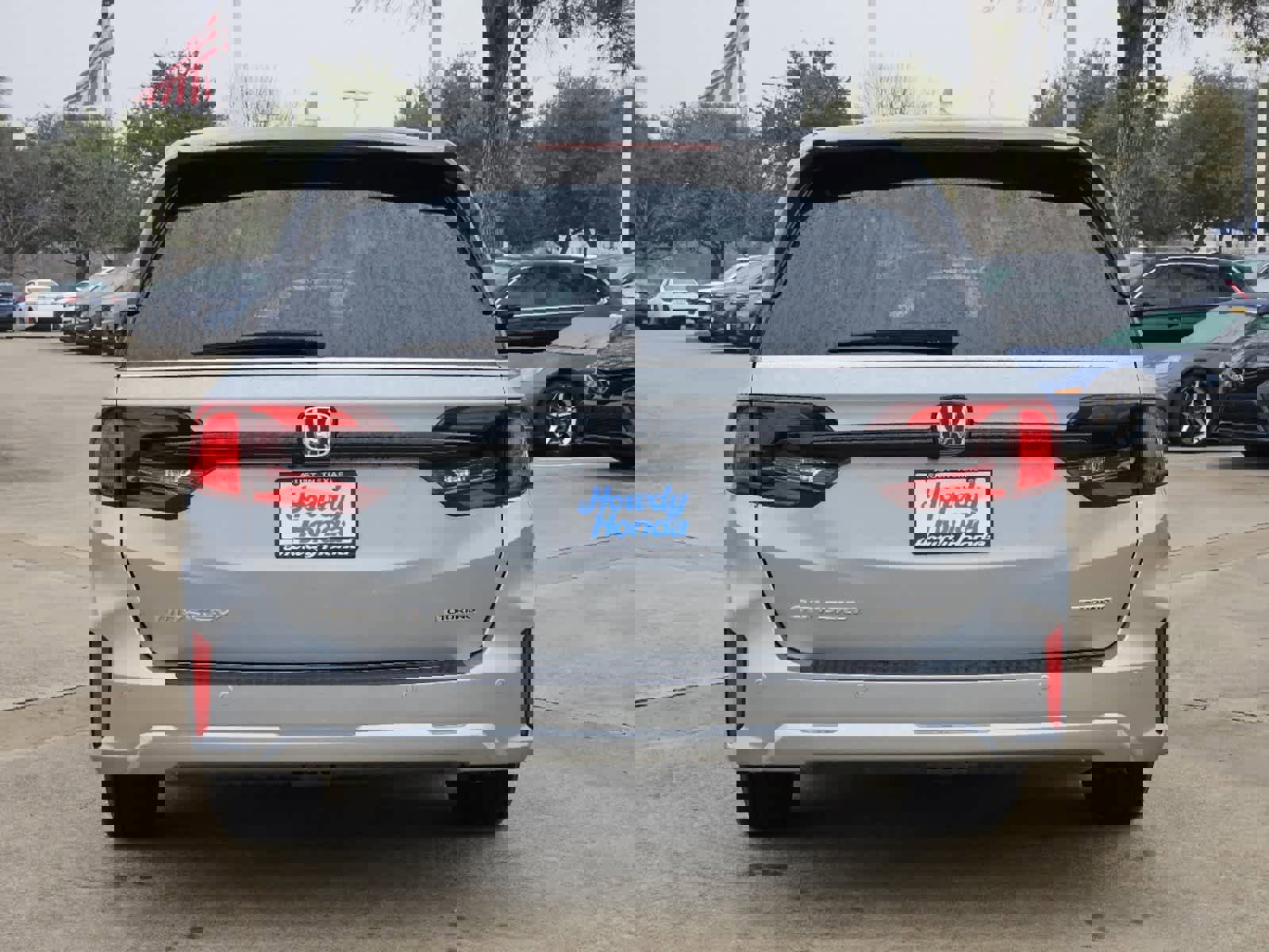 New 2026 Honda Odyssey Touring image 5