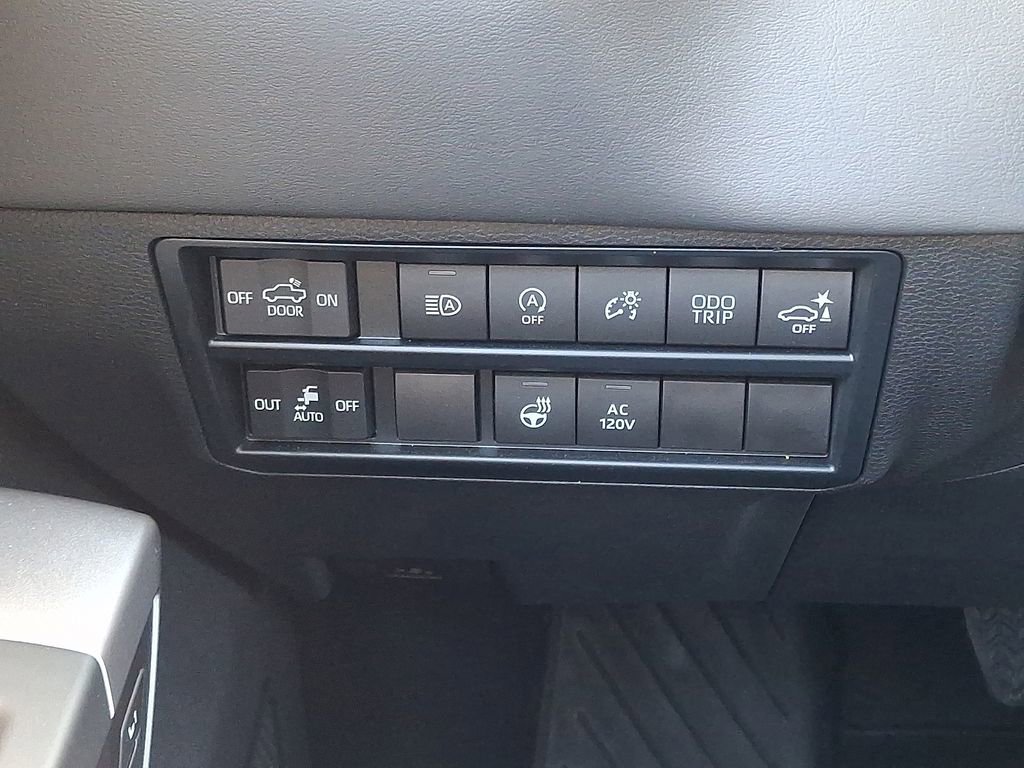 Used 2023 Toyota Tundra Platinum AWD/4WD image 28
