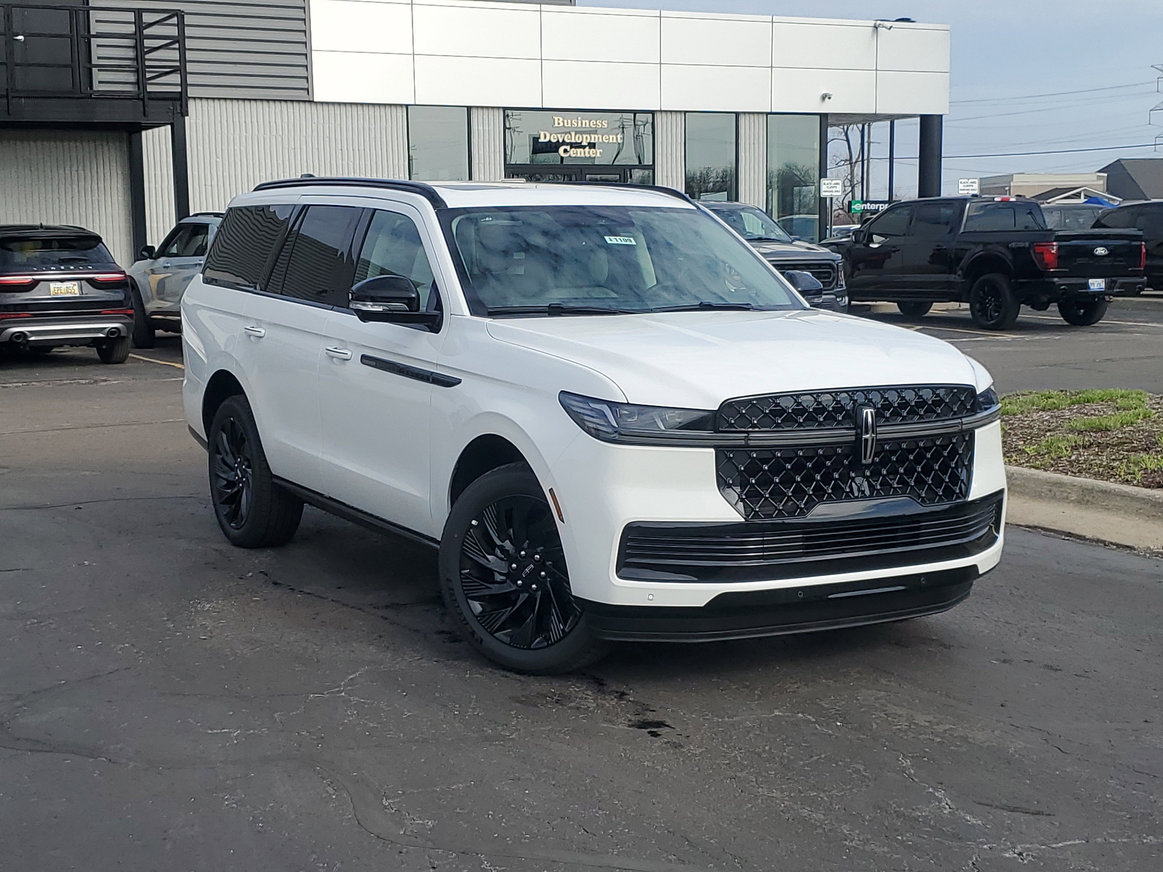 New 2026 Lincoln Navigator Reserve image 1