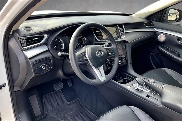Used 2022 INFINITI QX50 Essential image 11