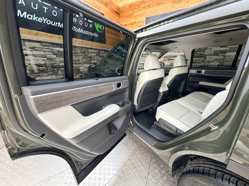 Used 2024 Hyundai Santa Fe Limited AWD/4WD image 32