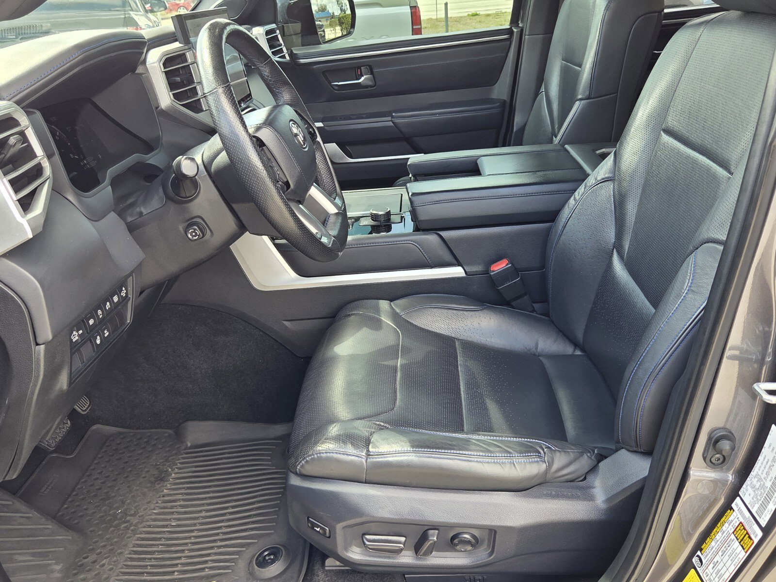 Used 2022 Toyota Tundra Platinum image 4