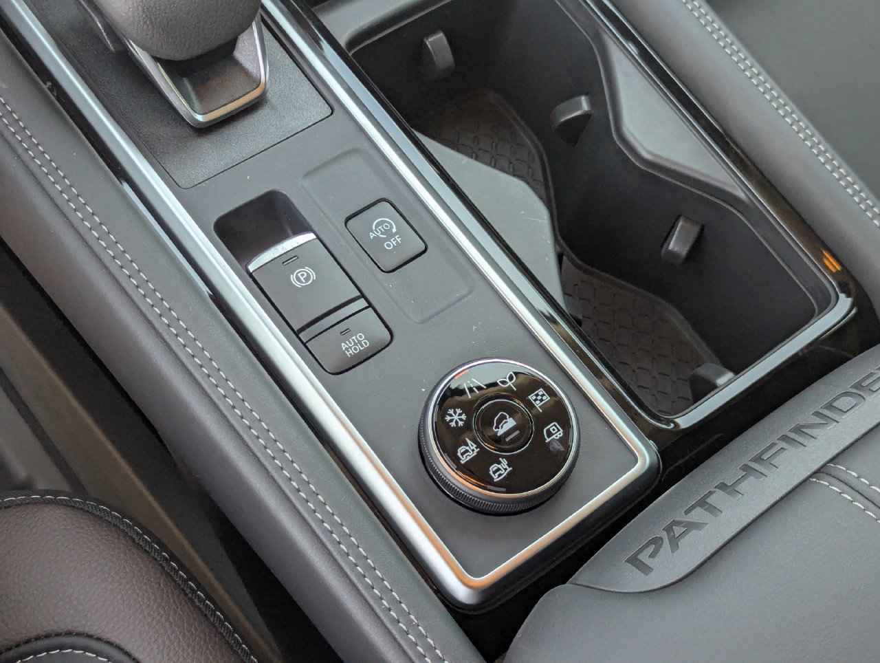 New 2026 Nissan Pathfinder Platinum AWD/4WD image 22