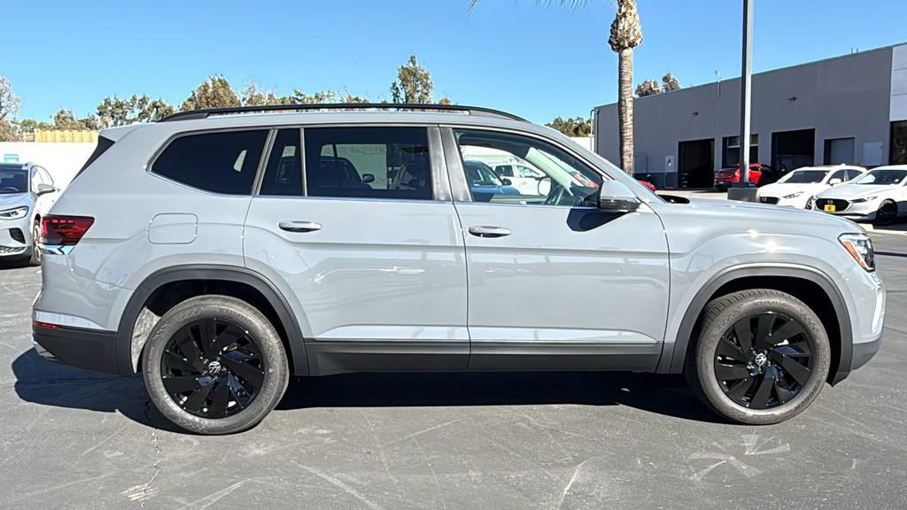 New 2026 Volkswagen Atlas SE FWD image 2