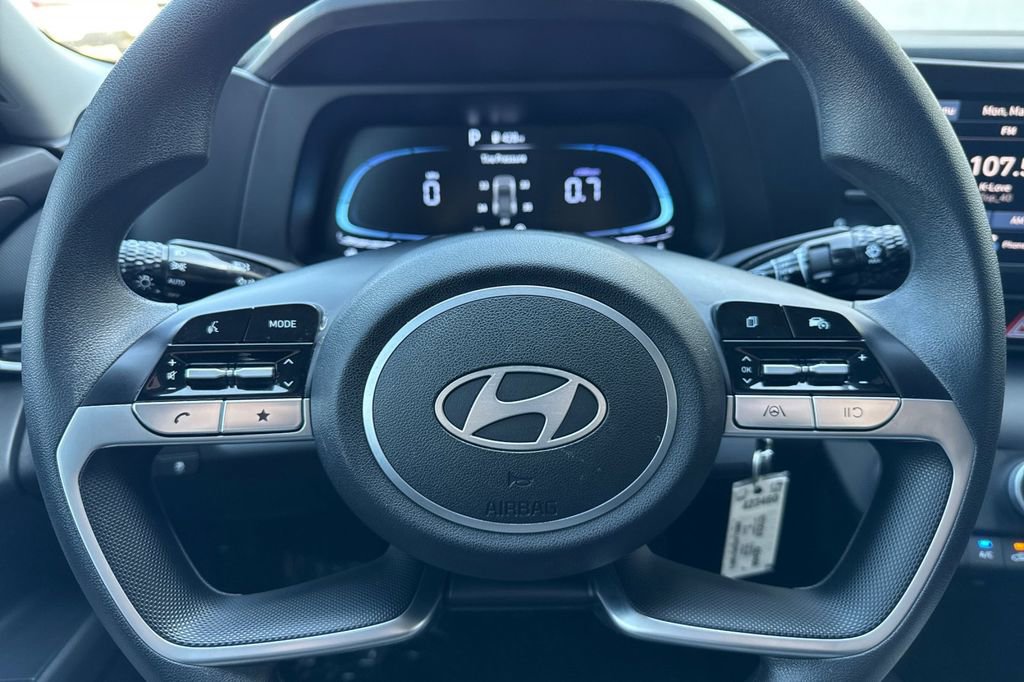 Used 2024 Hyundai Elantra SE image 24