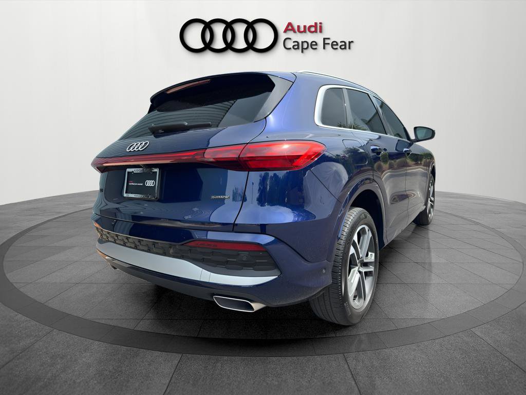 Used 2025 Audi Q5 Premium w/ Convenience Package image 5