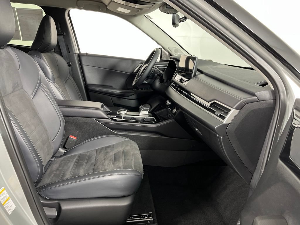 Used 2025 Mitsubishi Outlander SE AWD/4WD image 7