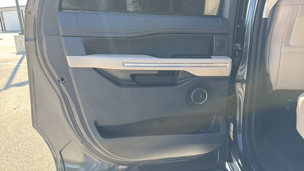 Used 2023 Ford Expedition Max Limited RWD image 33