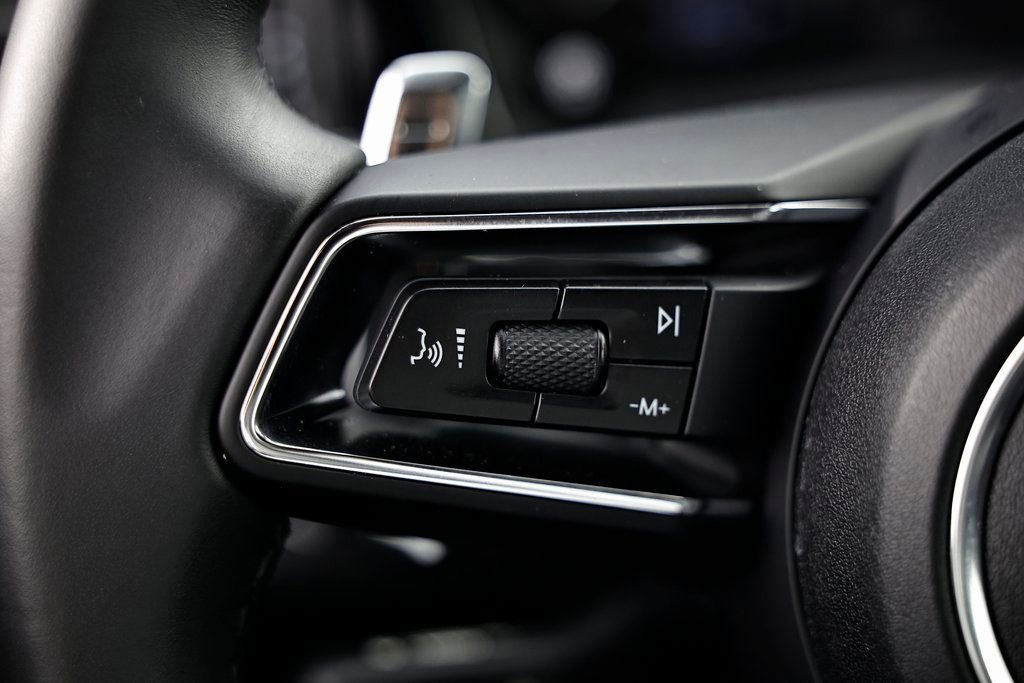 Certified 2025 Porsche Macan image 36