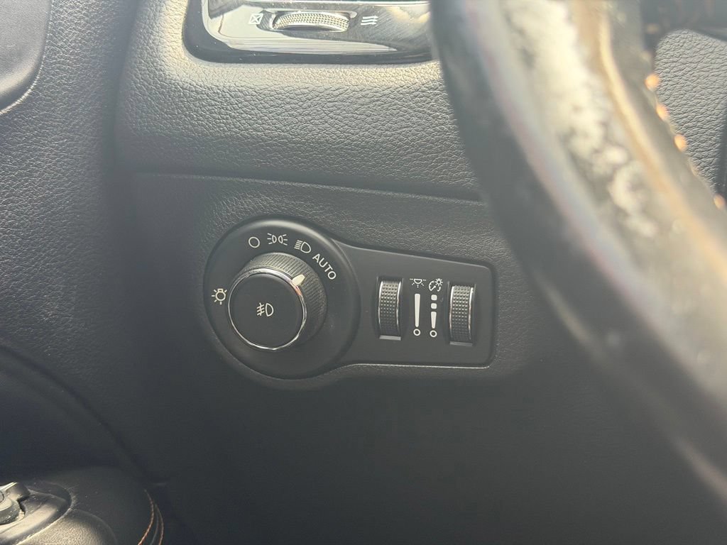 Used 2019 Jeep Compass Limited AWD/4WD image 18