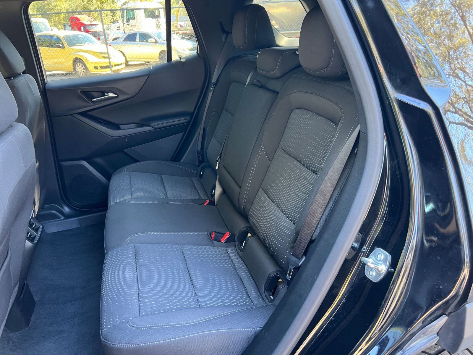 Used 2025 Chevrolet Equinox LT image 32