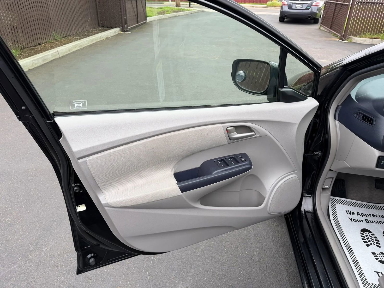 Used 2010 Honda Insight EX image 9