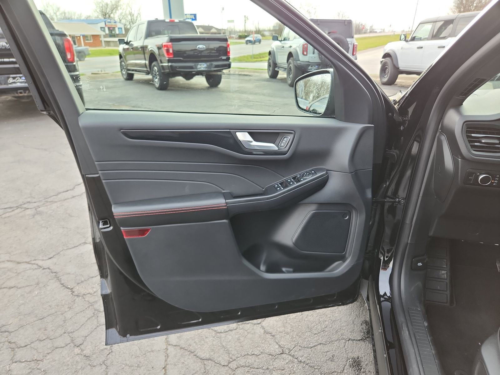 New 2026 Ford Escape ST-Line w/ Cold Weather Package image 21