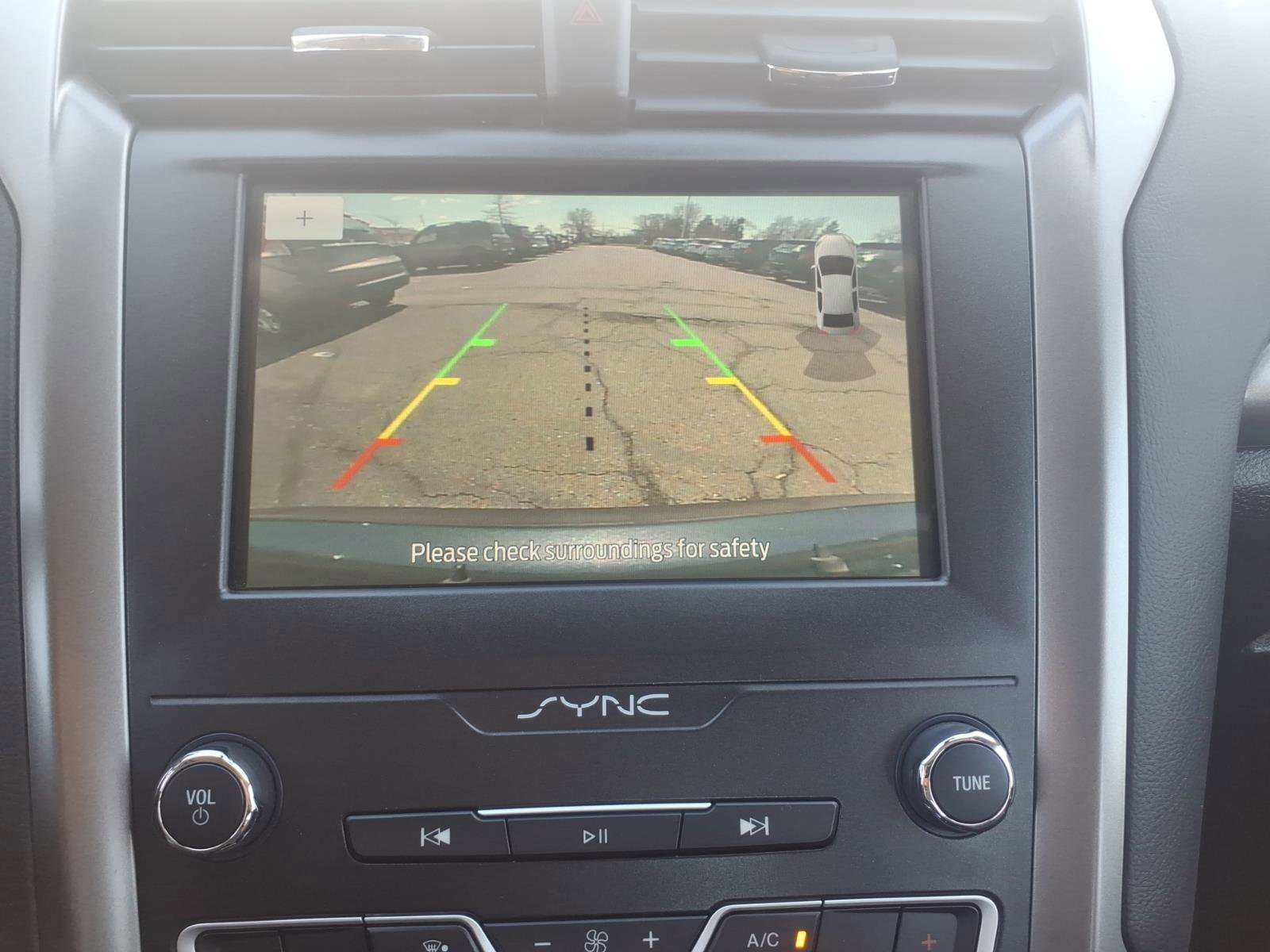 Used 2020 Ford Fusion SE image 17