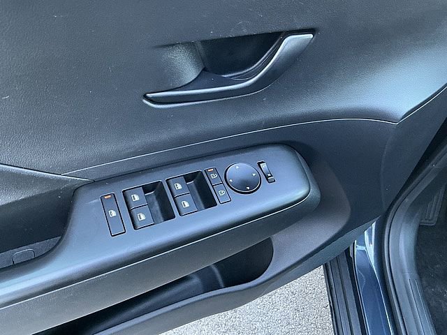 Used 2025 Hyundai Kona SEL image 16
