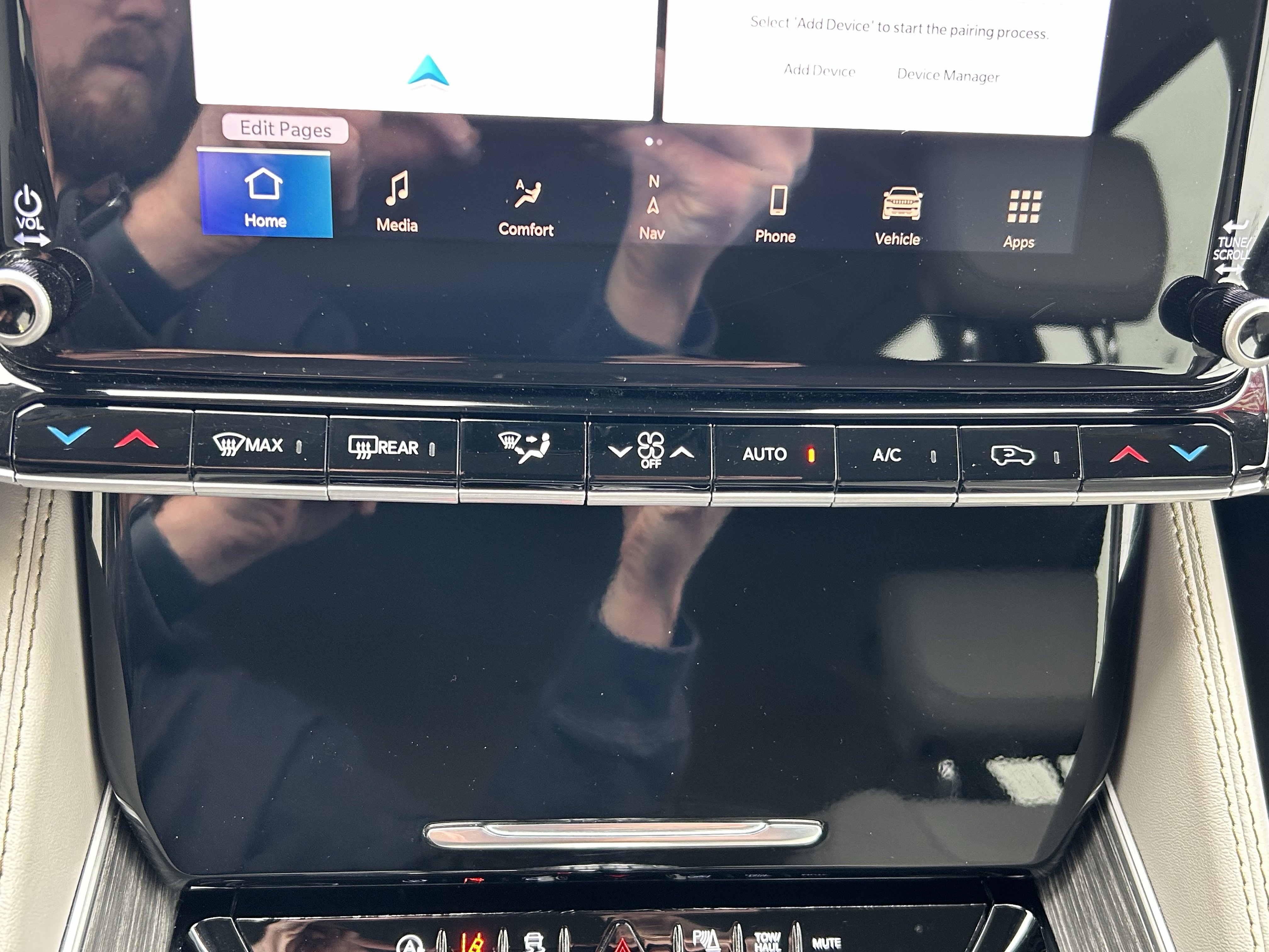 Used 2024 Jeep Wagoneer Series II w/ Flexible Seating Group image 32