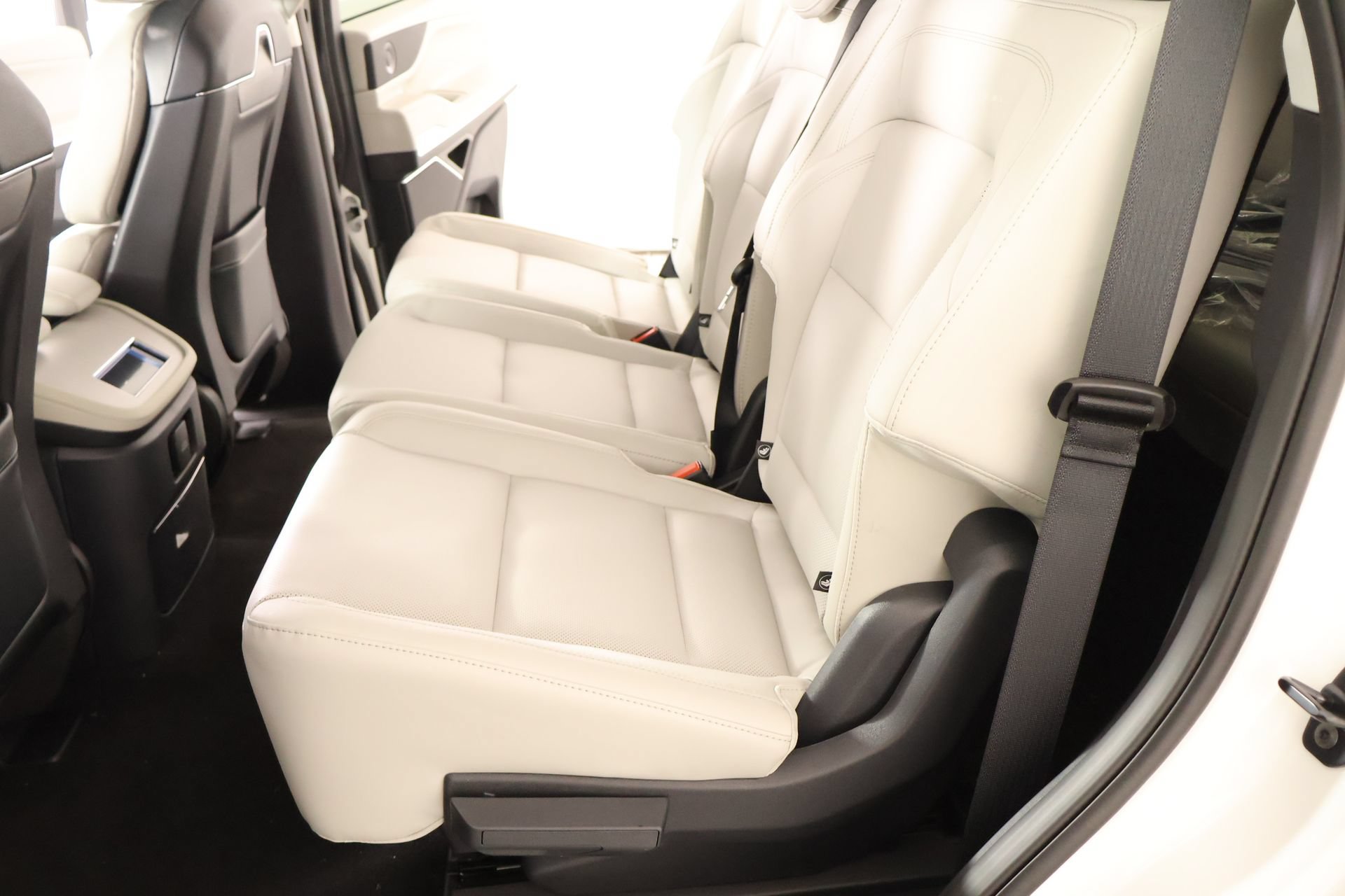New 2026 Lincoln Navigator Premiere AWD/4WD image 12