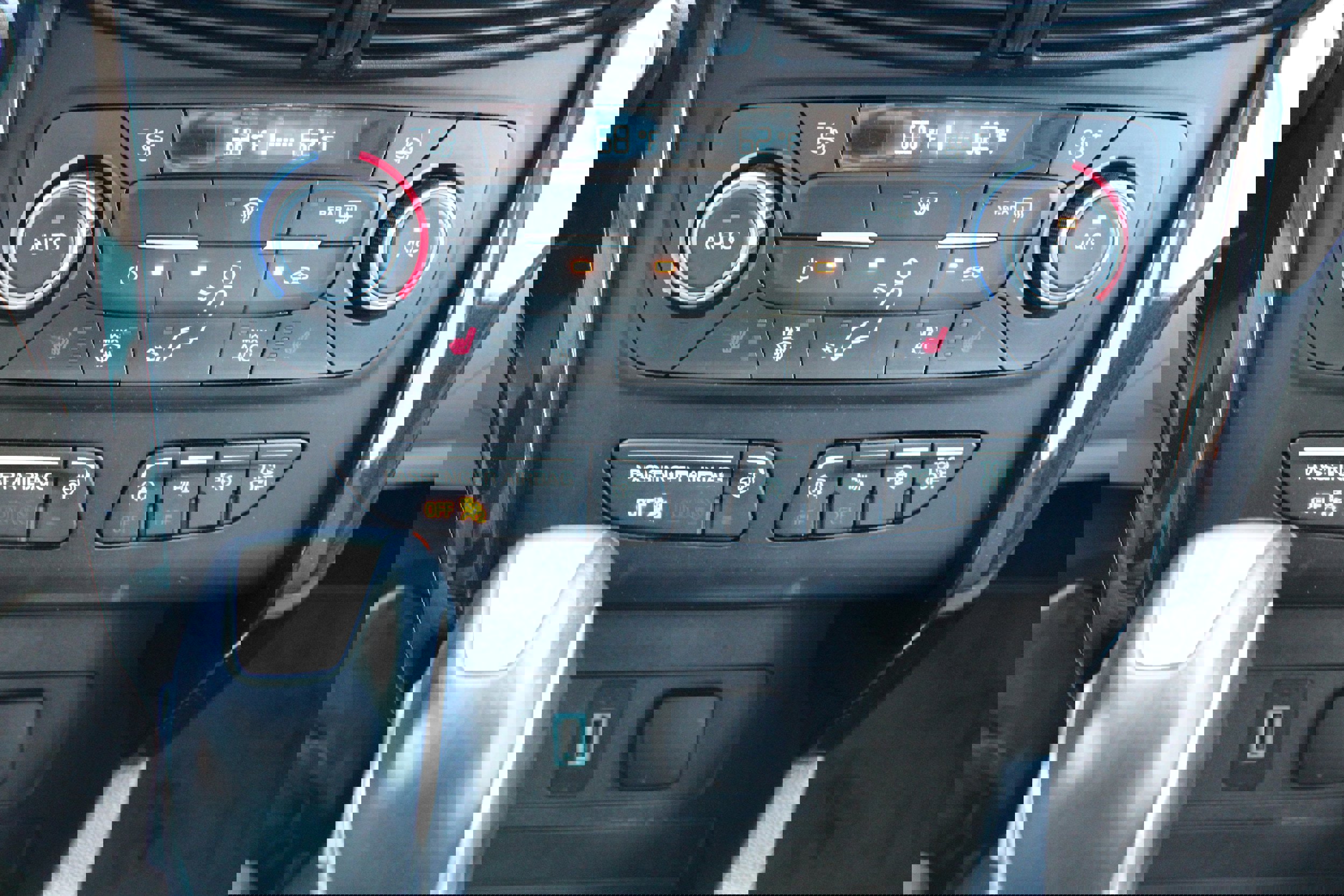 Used 2019 Ford Escape Titanium image 27