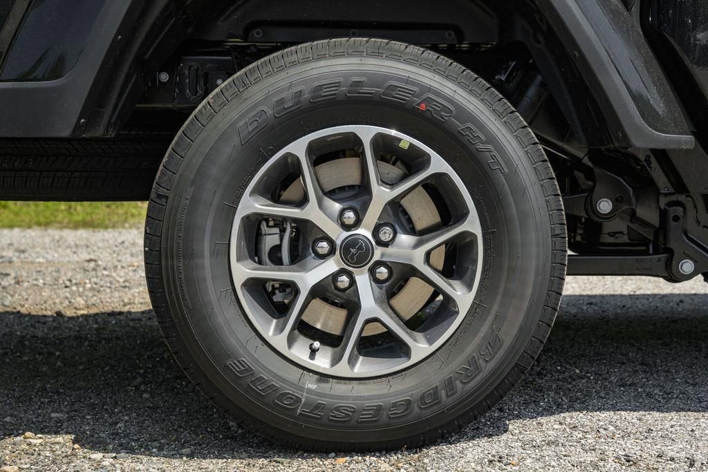 New 2025 Jeep Gladiator Sport AWD/4WD image 19