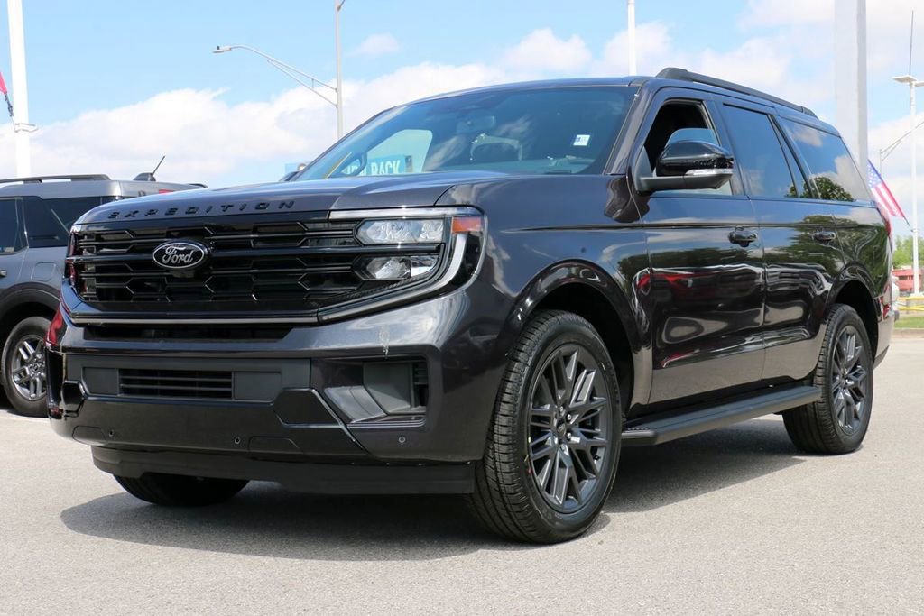 New 2026 Ford Expedition Platinum AWD/4WD image 1
