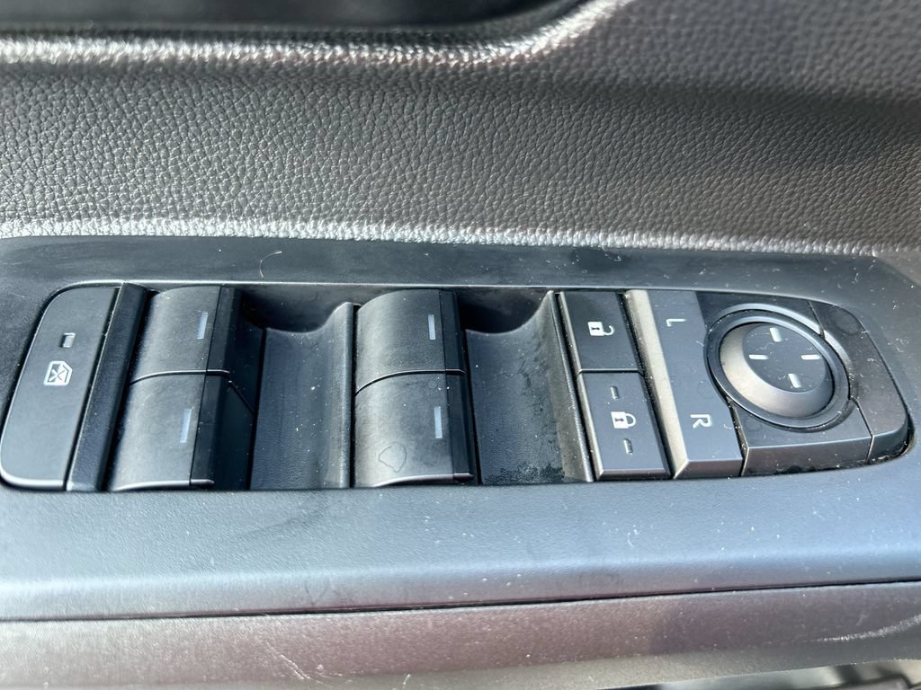 Used 2025 Toyota Tacoma SR RWD image 13