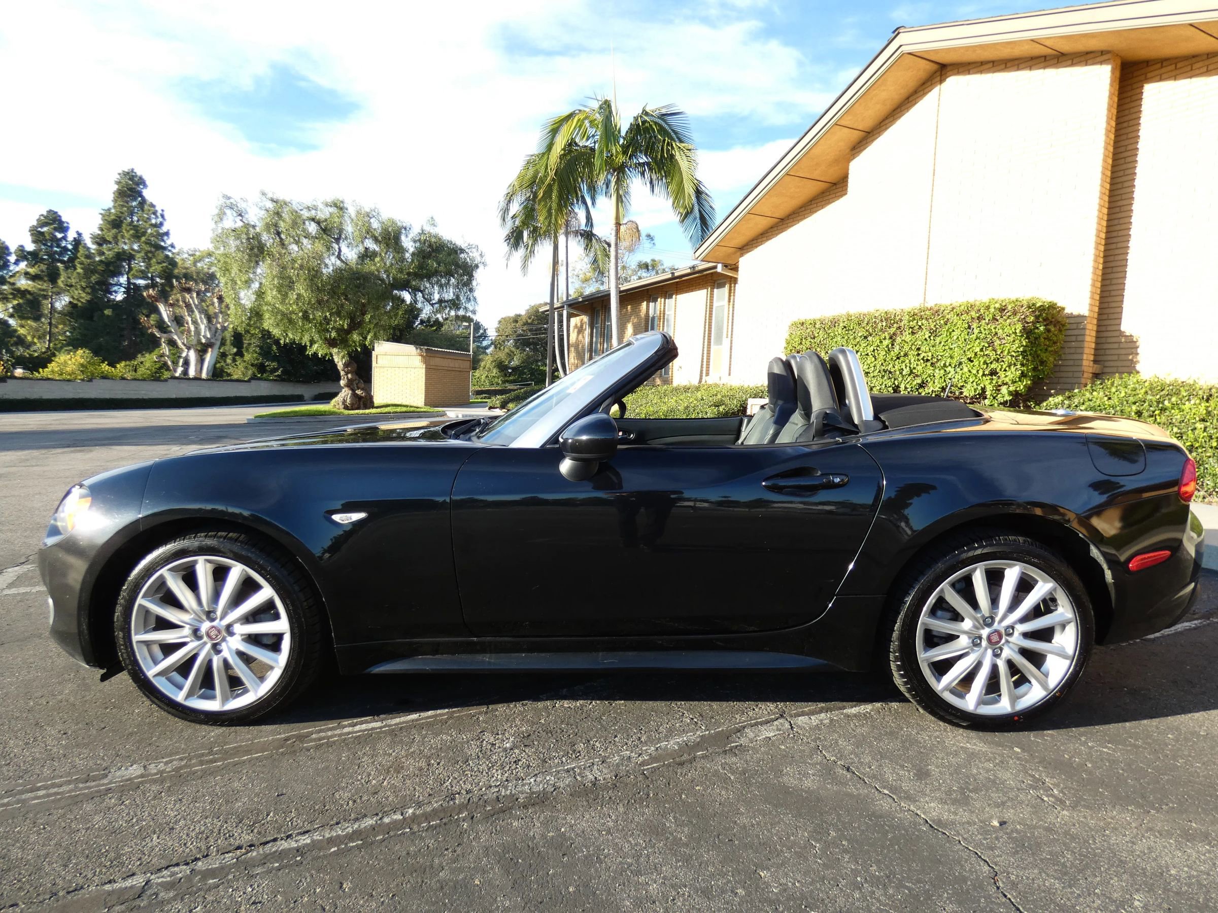 Used 2017 FIAT 124 Spider Lusso image 12