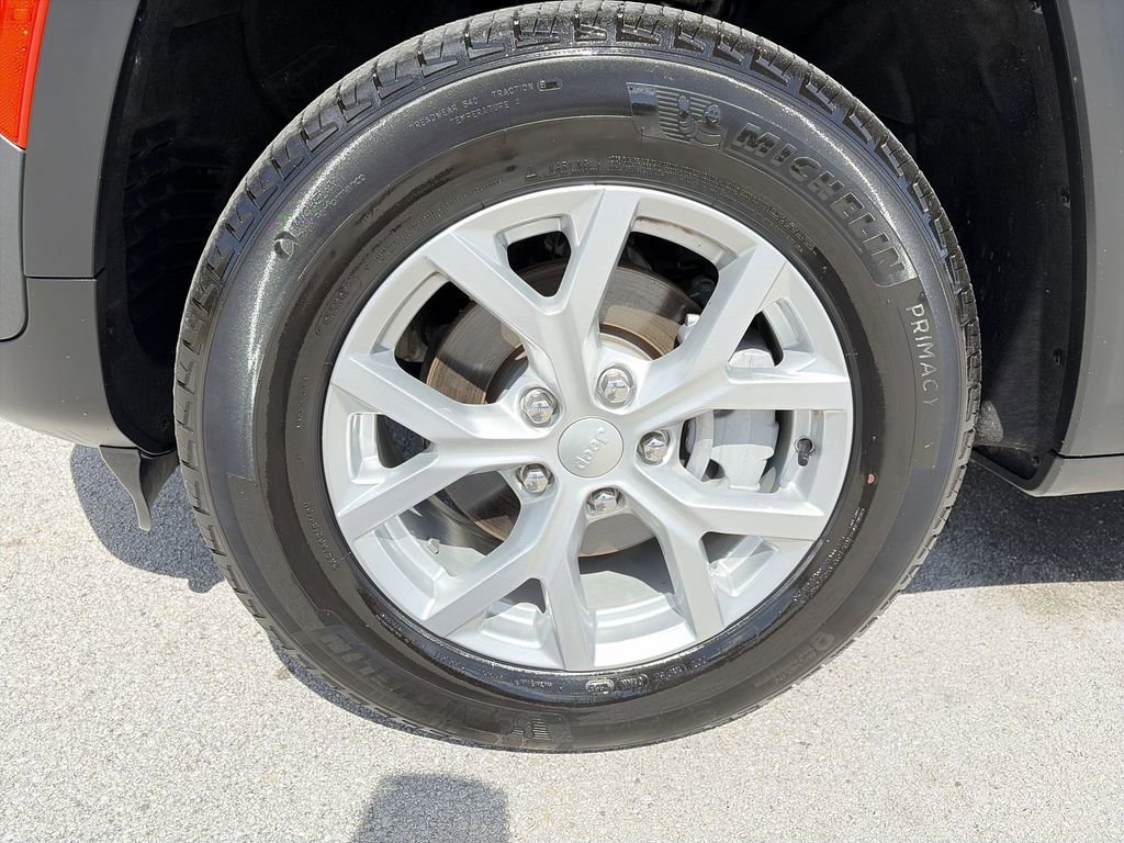 Used 2023 Jeep Grand Cherokee Limited image 37