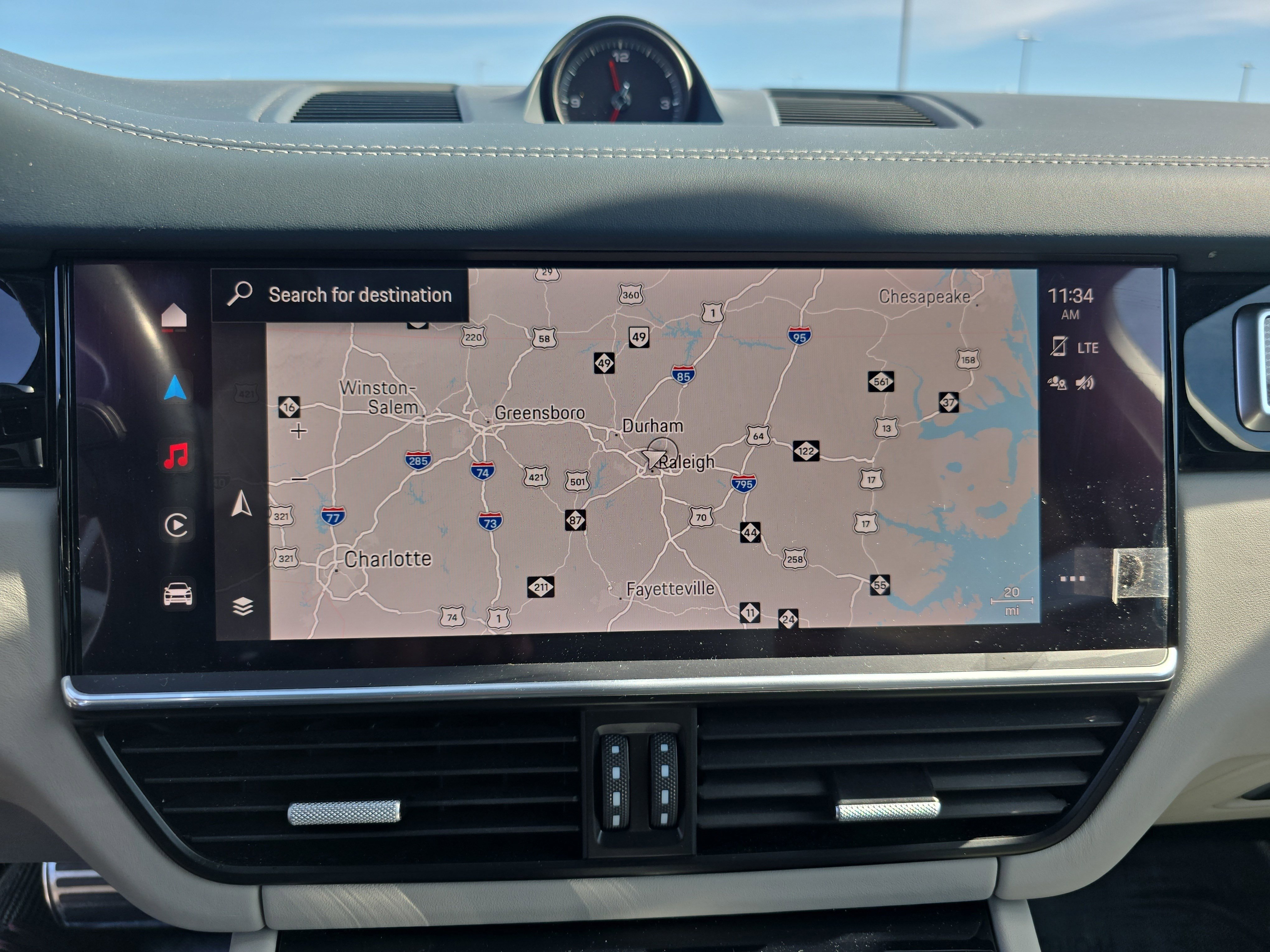 Used 2022 Porsche Cayenne S image 22