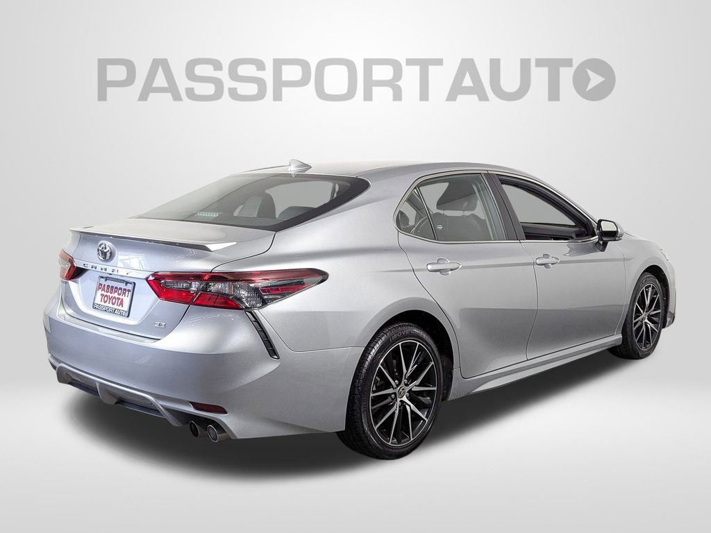 Used 2023 Toyota Camry SE image 7