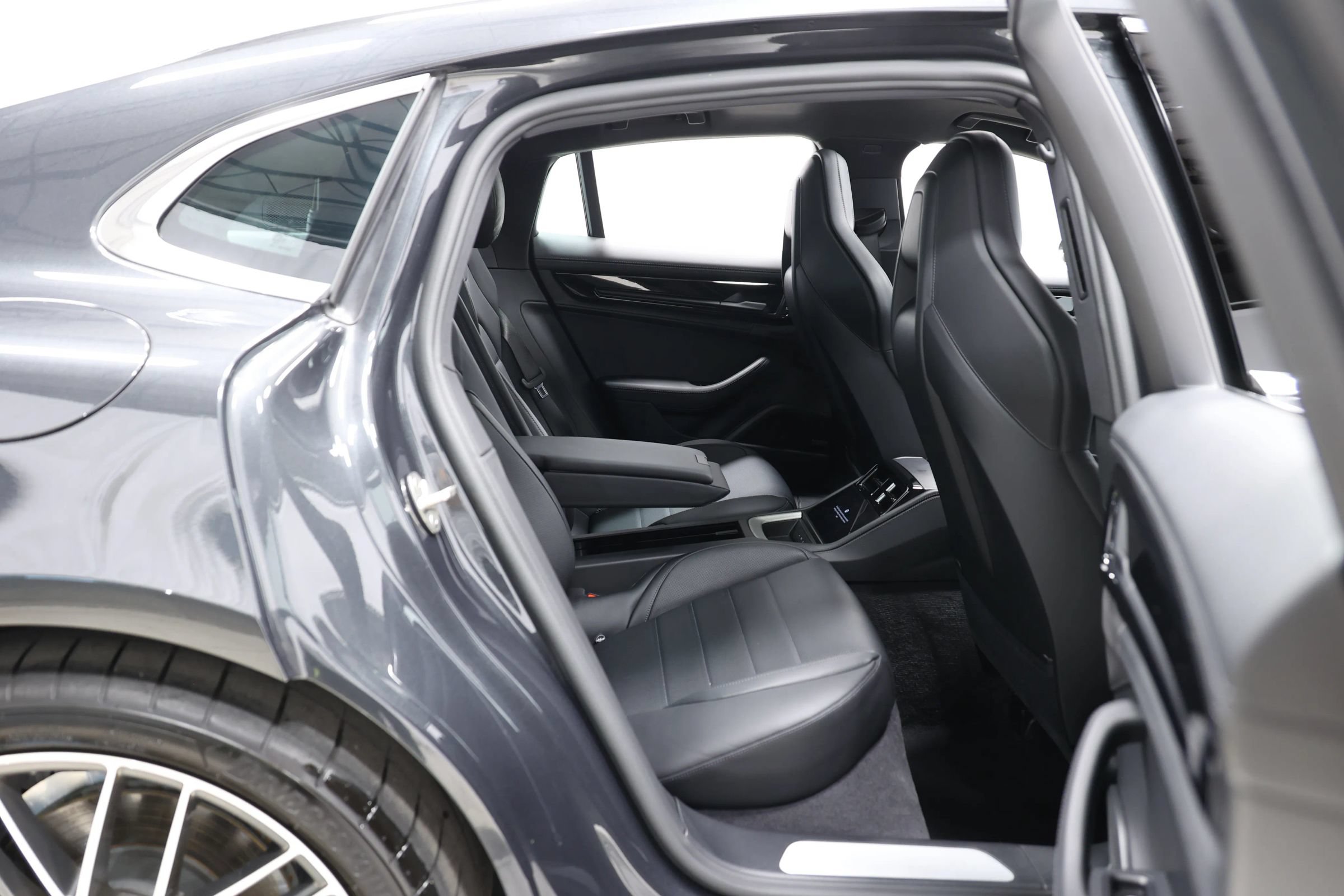 Used 2026 Porsche Panamera 4 w/ Premium Package AWD/4WD image 83