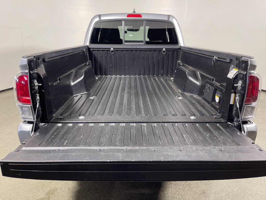 Used 2022 Toyota Tacoma TRD Sport w/ TRD Premium Sport Package RWD image 10