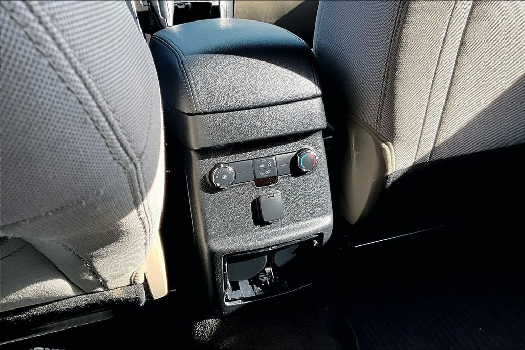 Used 2019 Ford Explorer XLT image 33