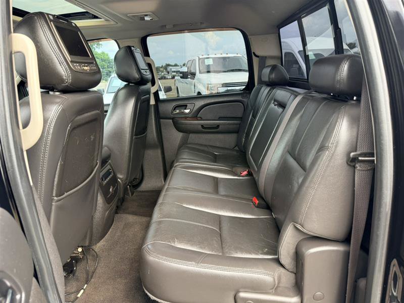 Used 2008 Chevrolet Silverado 3500 LTZ w/ Suspension Package, Off-Road AWD/4WD image 23