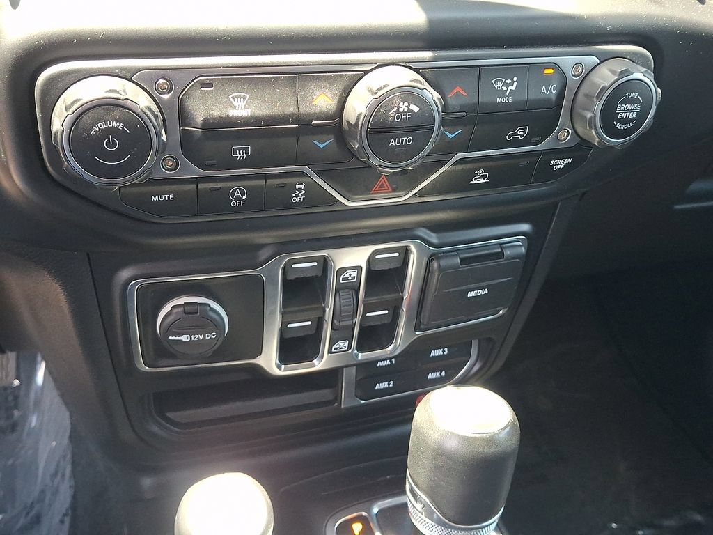 Used 2022 Jeep Gladiator Overland w/ Popular Equipment Package AWD/4WD image 15