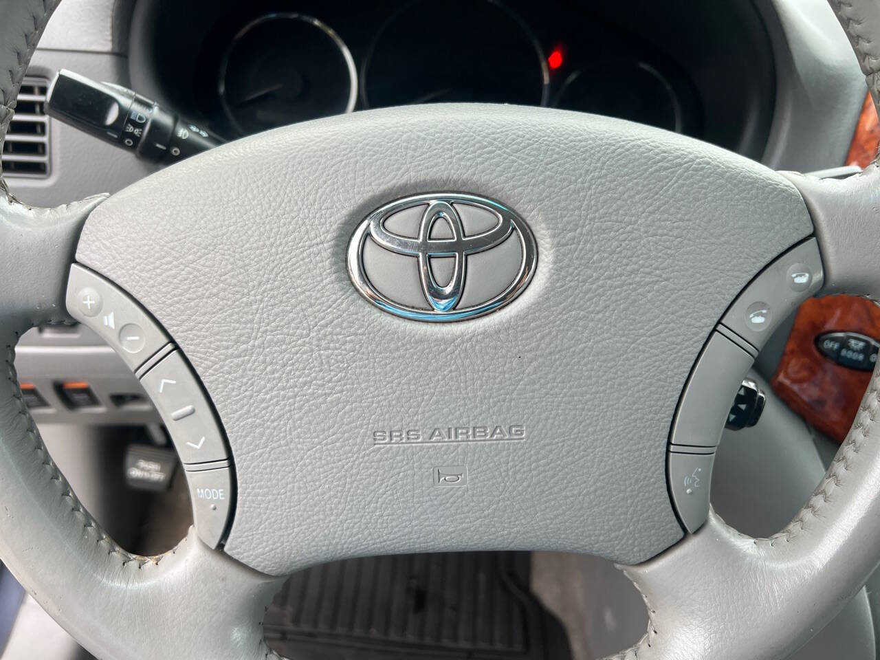 Used 2009 Toyota Sienna XLE FWD image 13