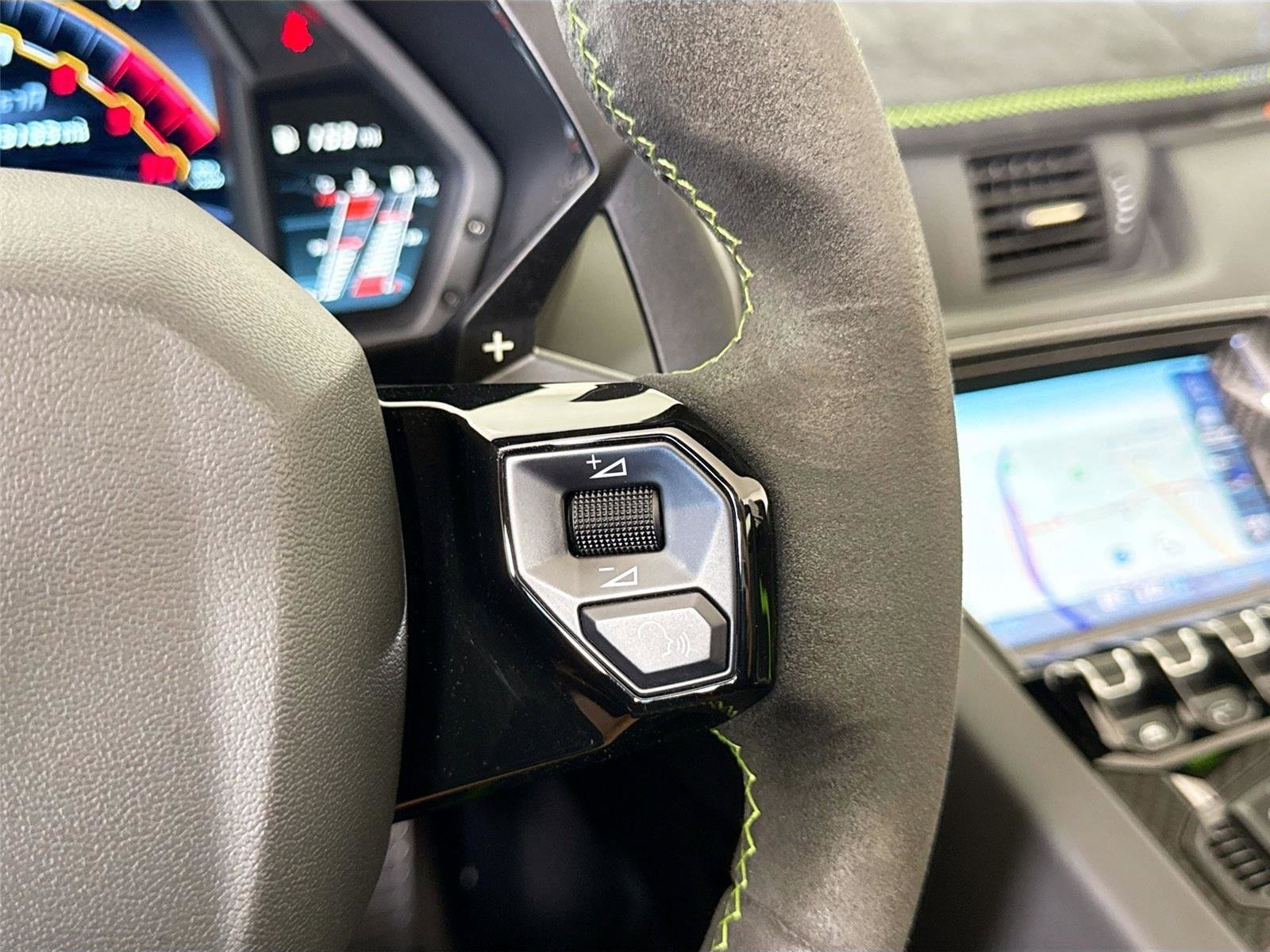 Used 2021 Lamborghini Aventador SVJ image 26