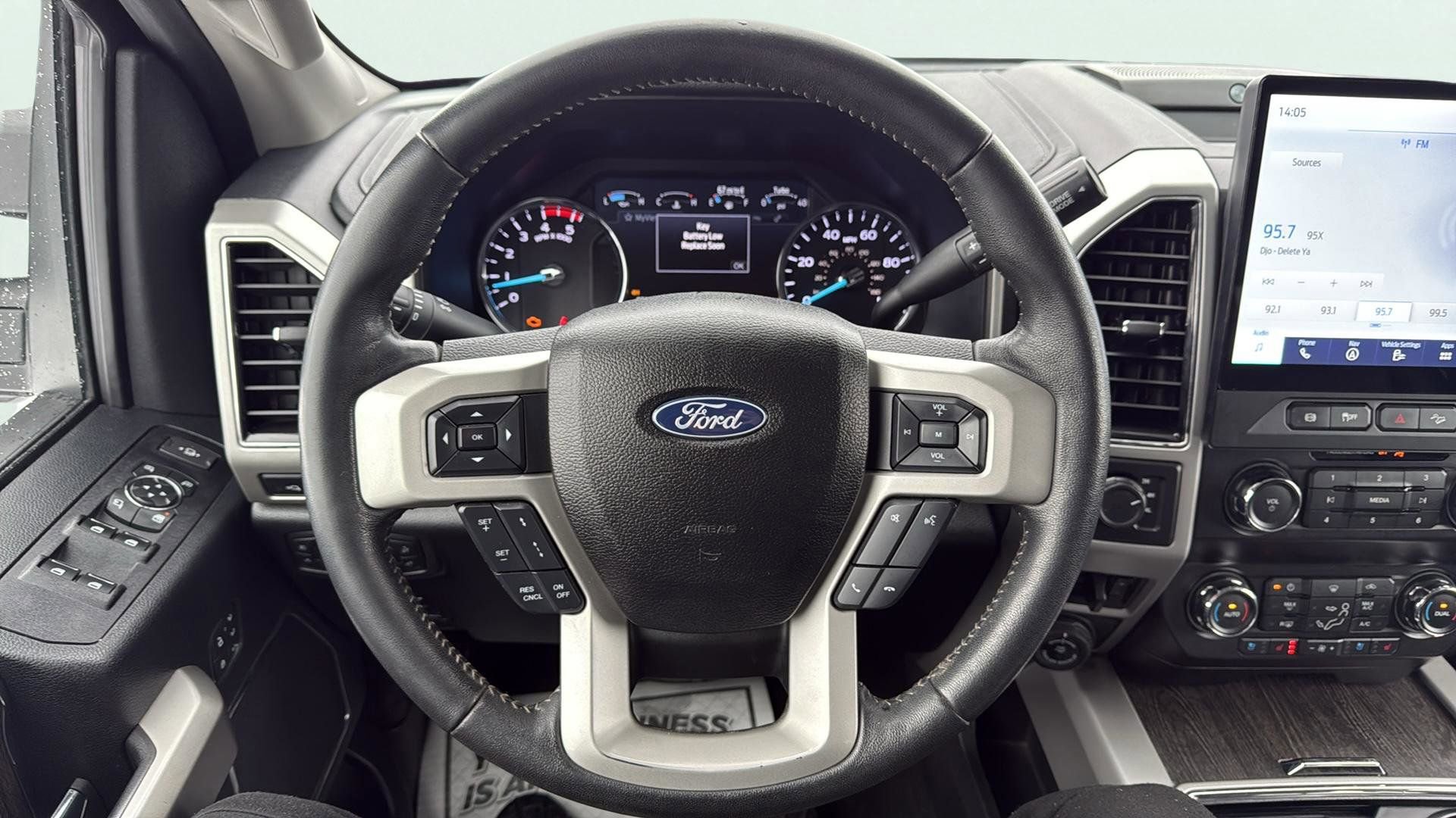 Used 2021 Ford F350 Lariat image 14