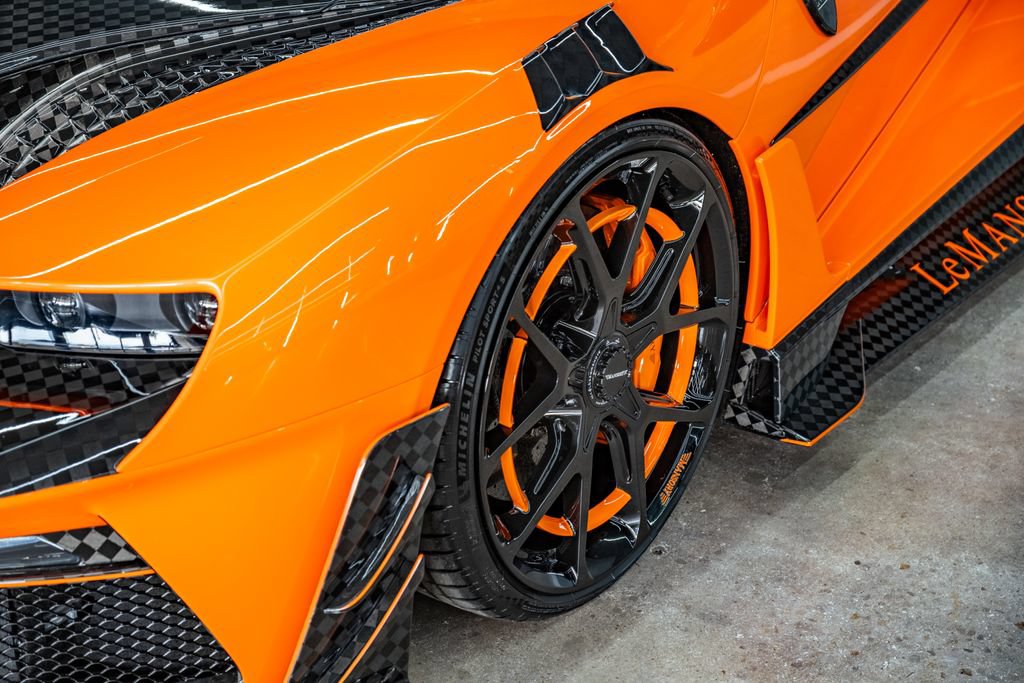 Used 2018 Ford GT RWD image 23