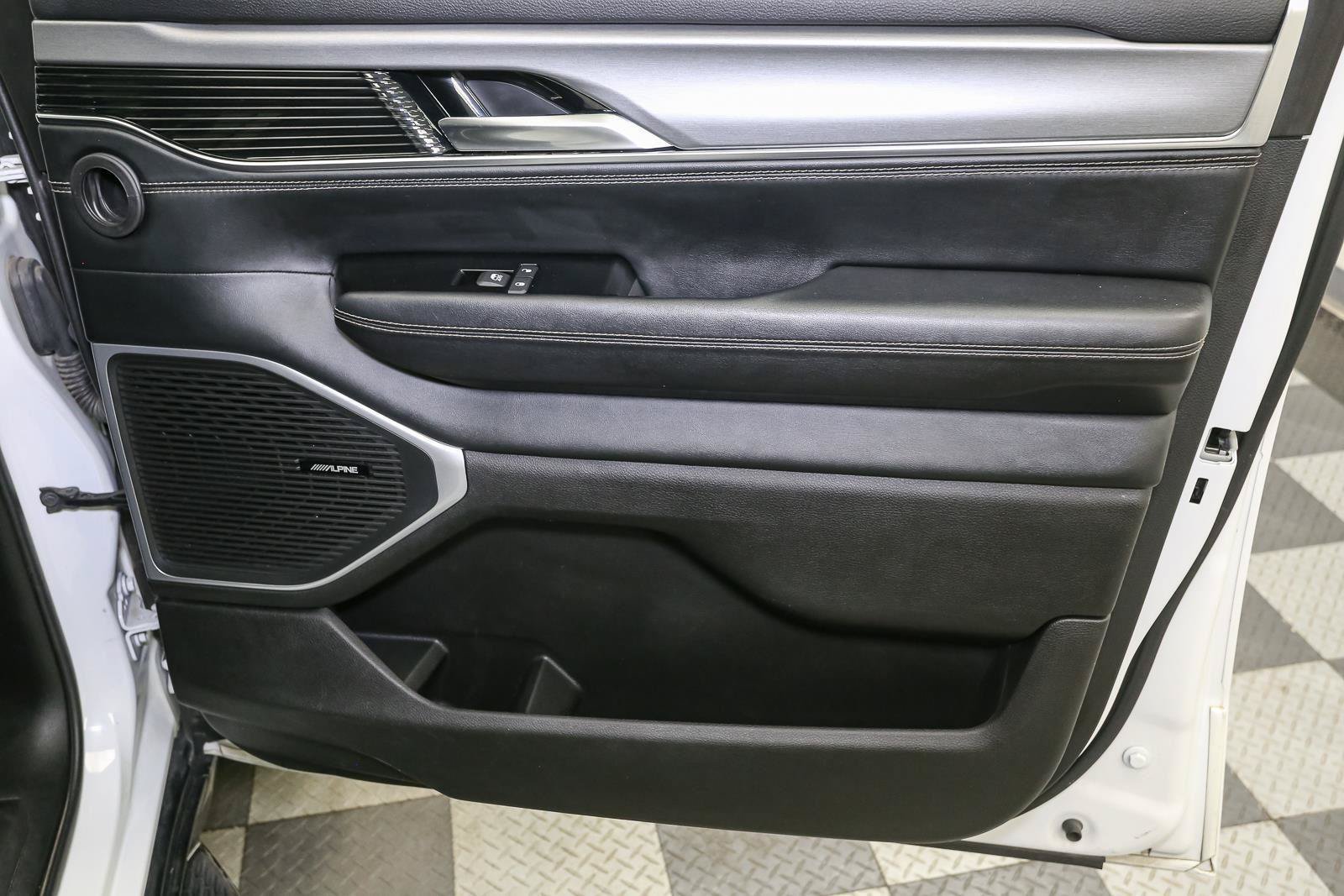 Used 2024 Jeep Wagoneer Series II AWD/4WD image 21