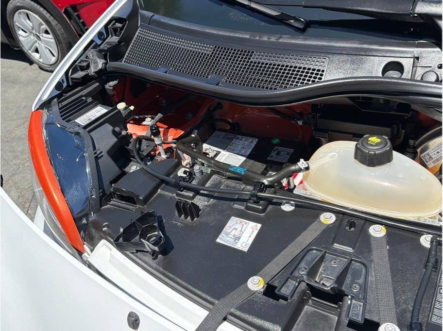 Used 2016 smart fortwo Proxy RWD image 30
