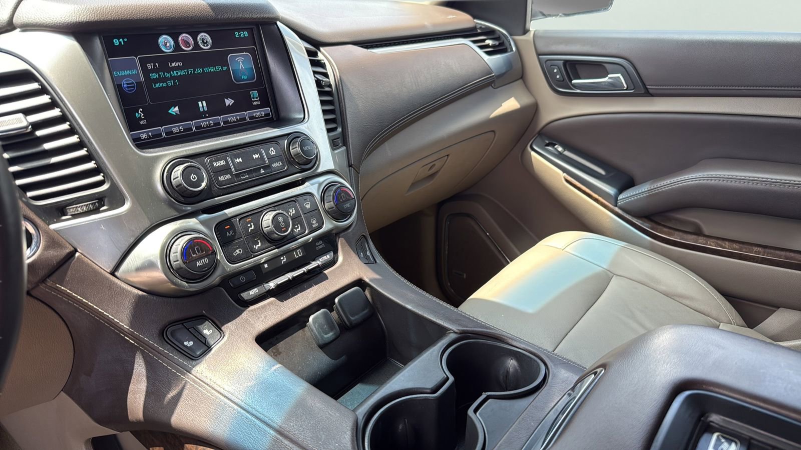 Used 2015 Chevrolet Tahoe LT RWD image 17