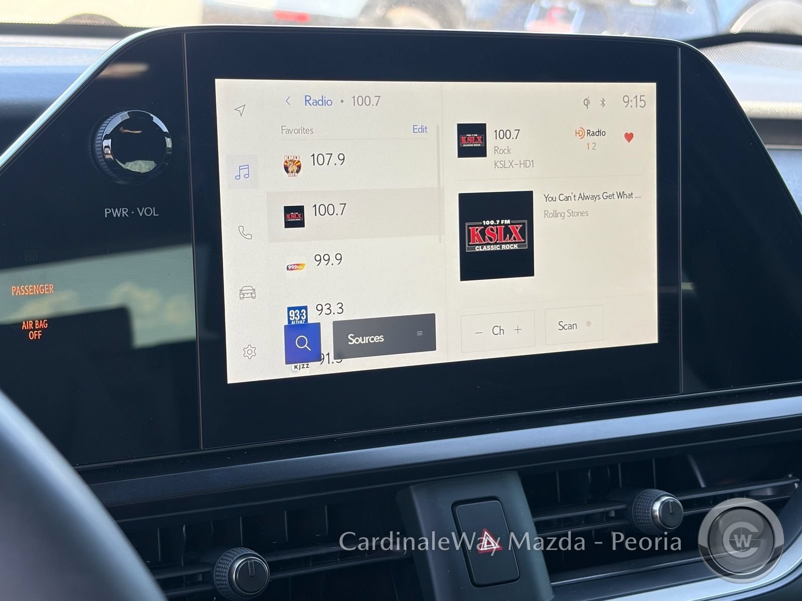 Used 2025 Lexus UX 300h FWD w/ Accessory Package (Z2) image 21