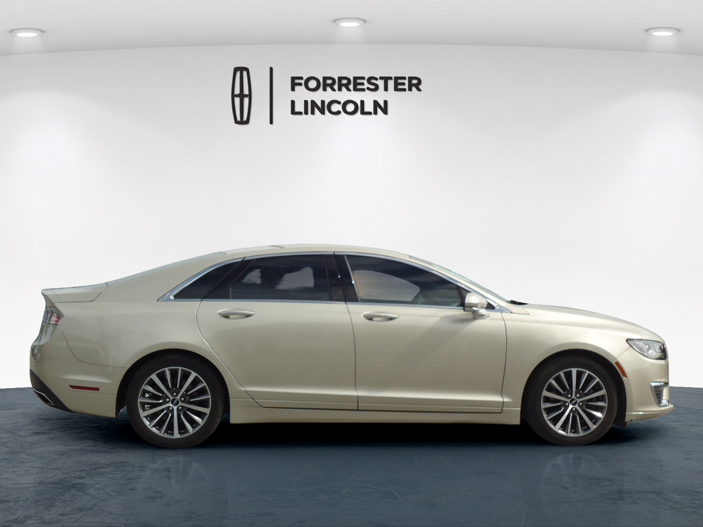Used 2017 Lincoln MKZ Select FWD image 2