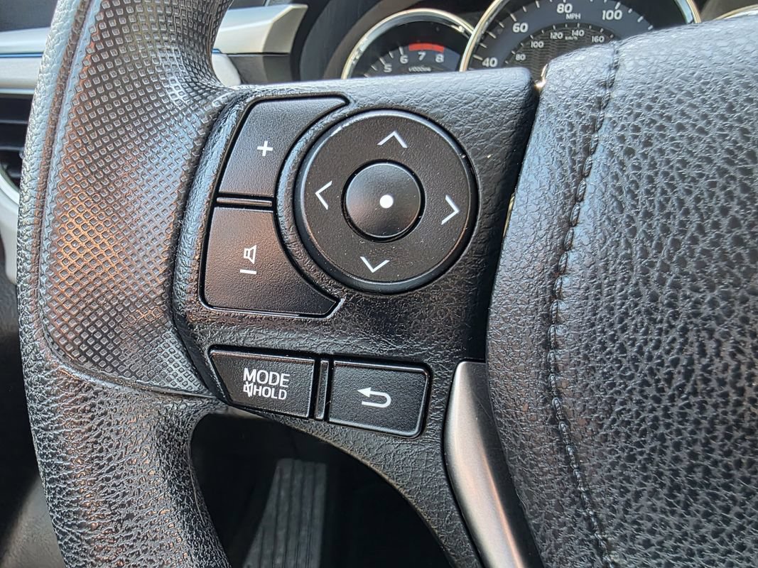 Used 2016 Toyota Corolla LE FWD image 29