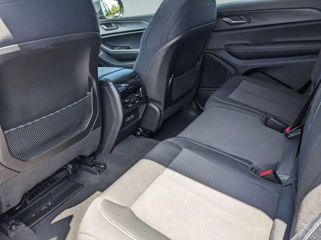 Used 2024 Jeep Grand Cherokee L Laredo AWD/4WD image 27